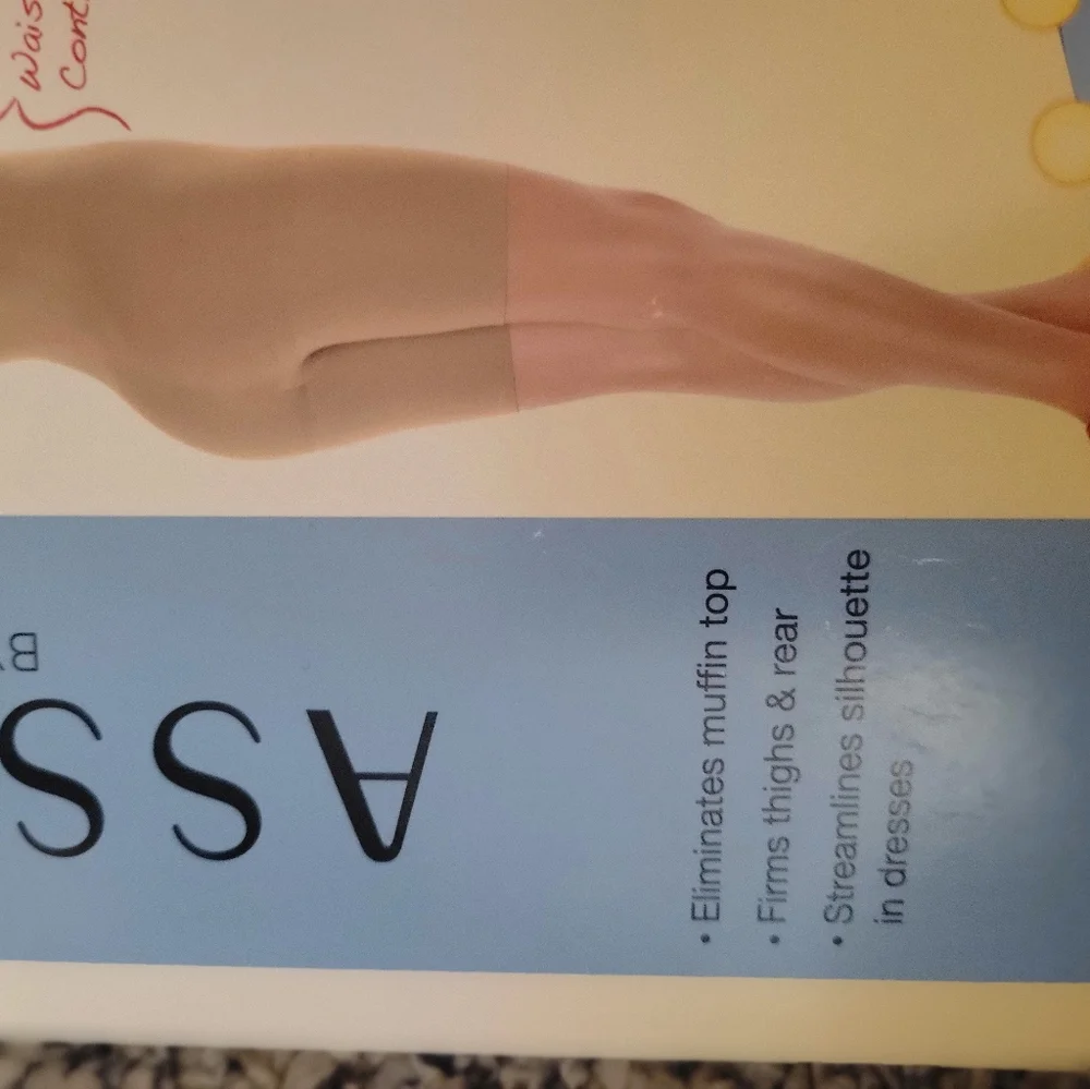 ASSETS by Sara Blakely NEW Nude Shaping Garment Hi-Waist Mid Thigh‎ Shaper